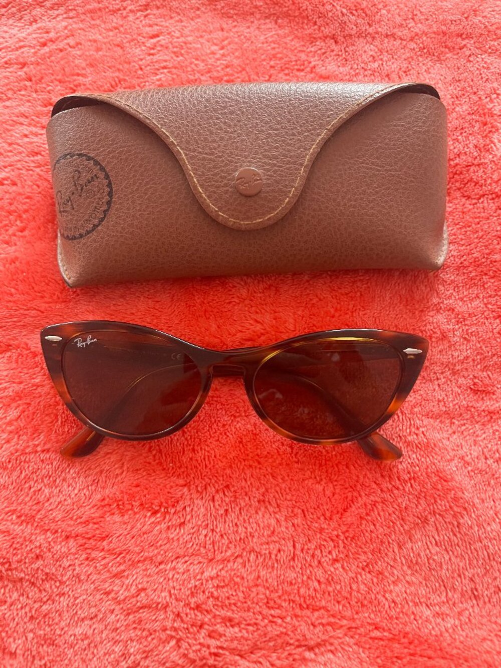 Ray-Ban Tortoise Shell Cat Eye Style